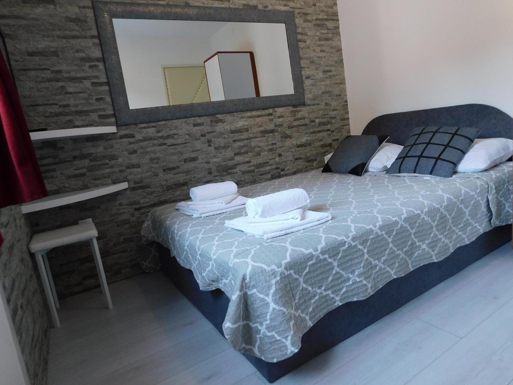 פרימוסטן Apartments Huljev חדר תמונה