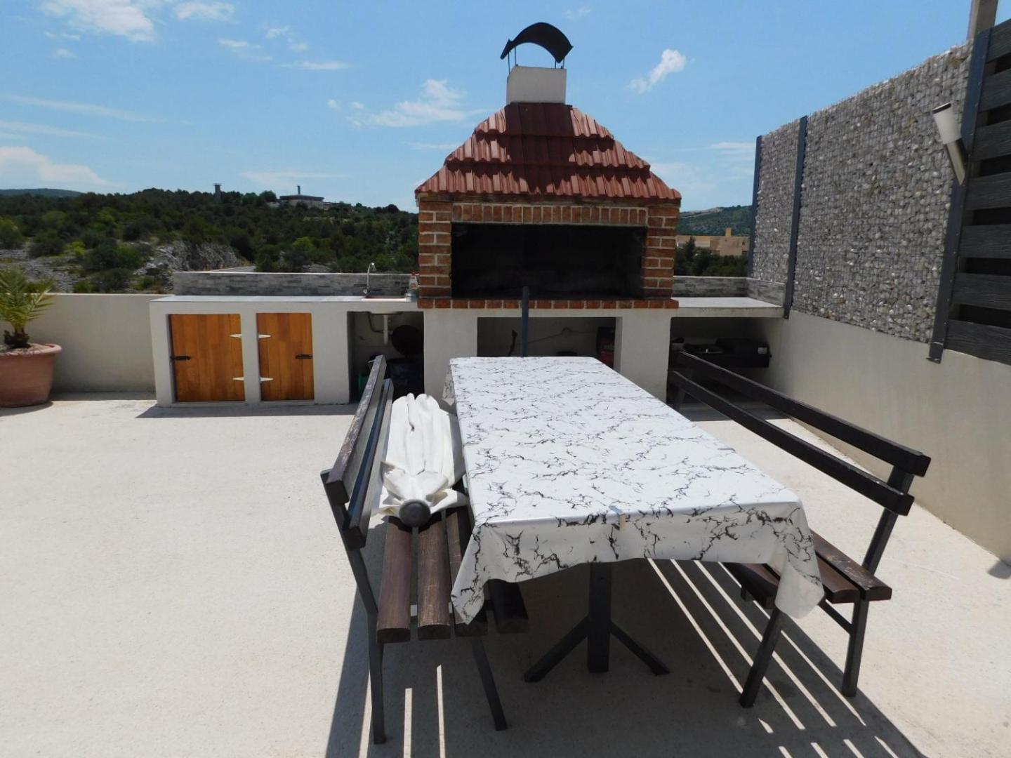 פרימוסטן Apartments Huljev מראה חיצוני תמונה