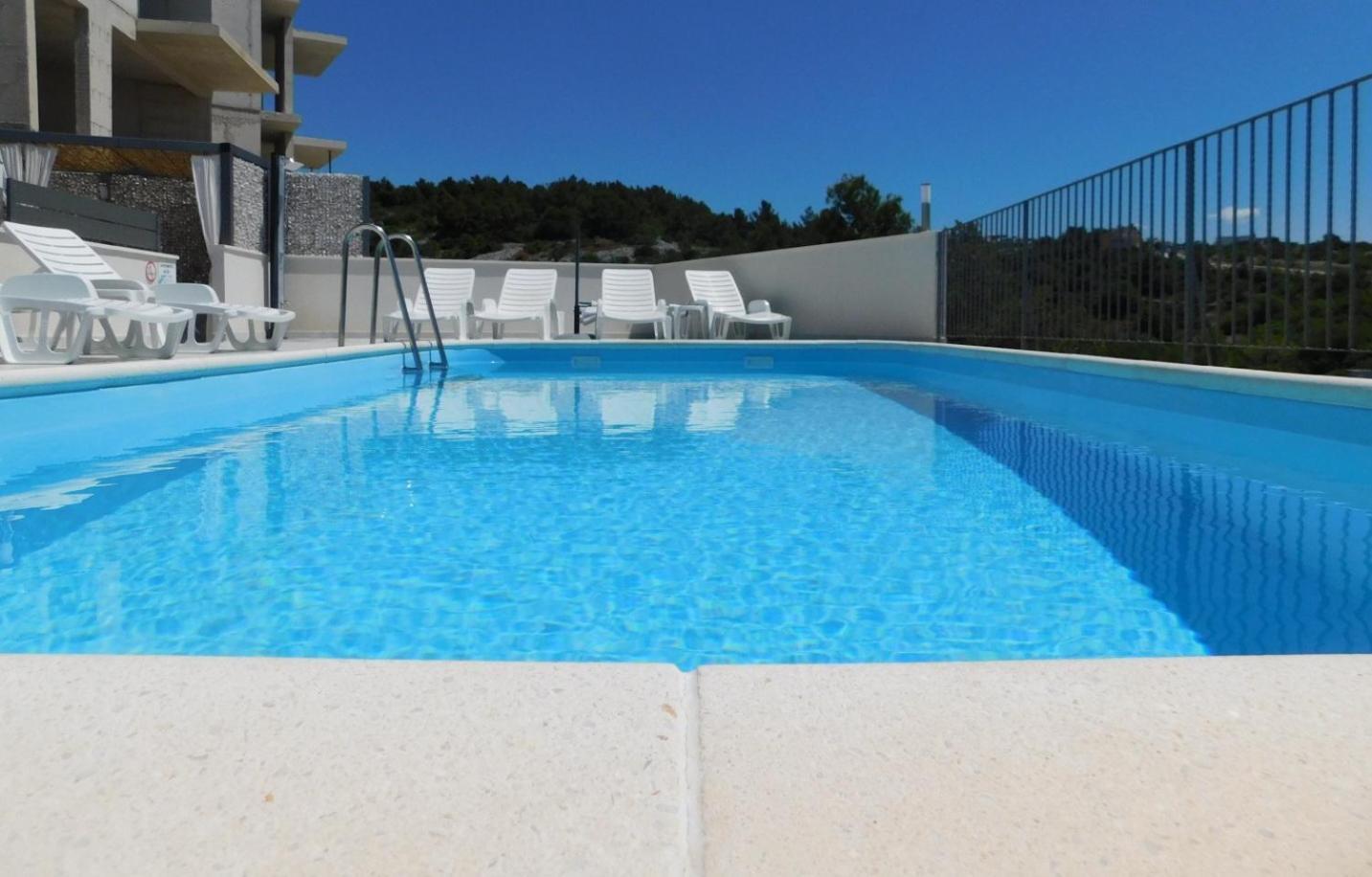פרימוסטן Apartments Huljev מראה חיצוני תמונה