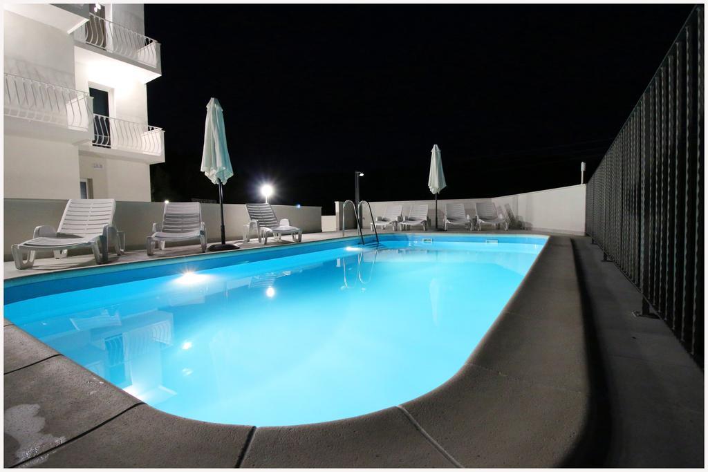 פרימוסטן Apartments Huljev מראה חיצוני תמונה