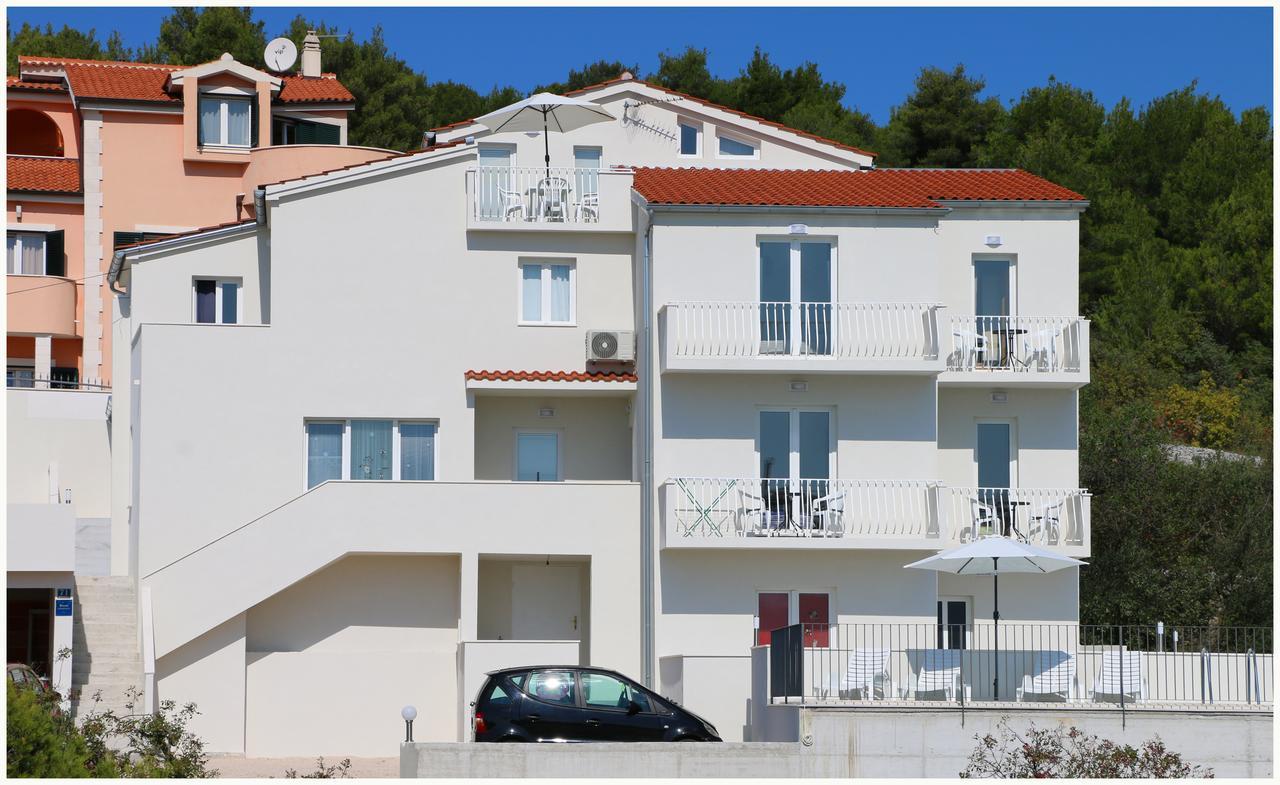 פרימוסטן Apartments Huljev מראה חיצוני תמונה