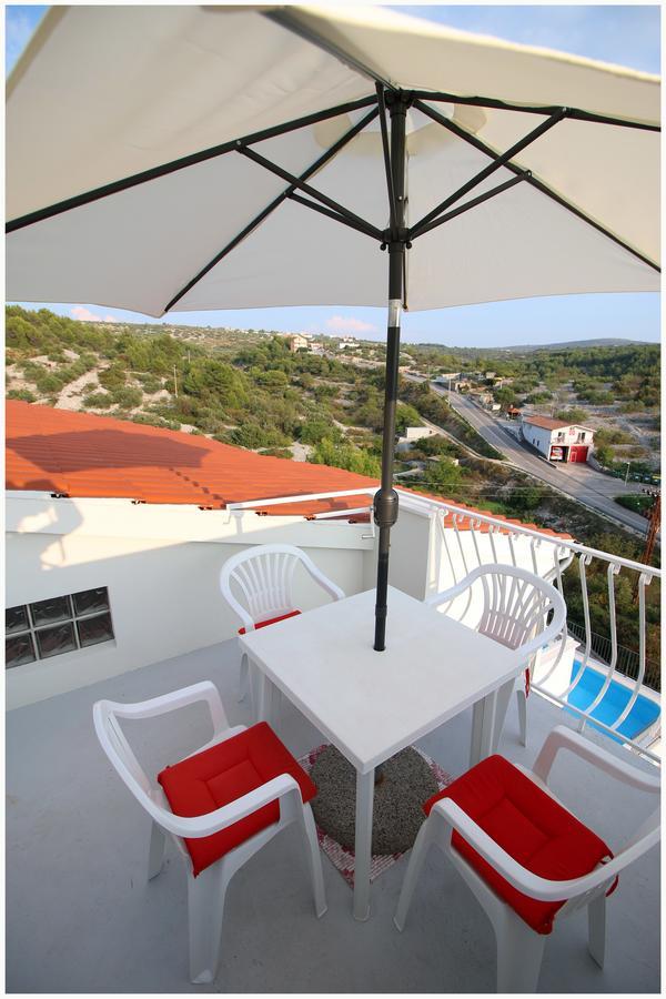 פרימוסטן Apartments Huljev מראה חיצוני תמונה