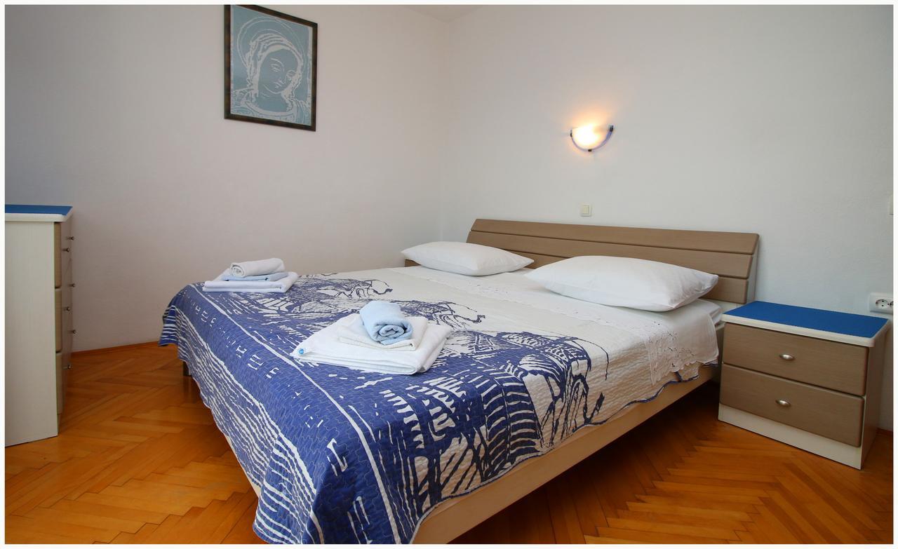 פרימוסטן Apartments Huljev מראה חיצוני תמונה